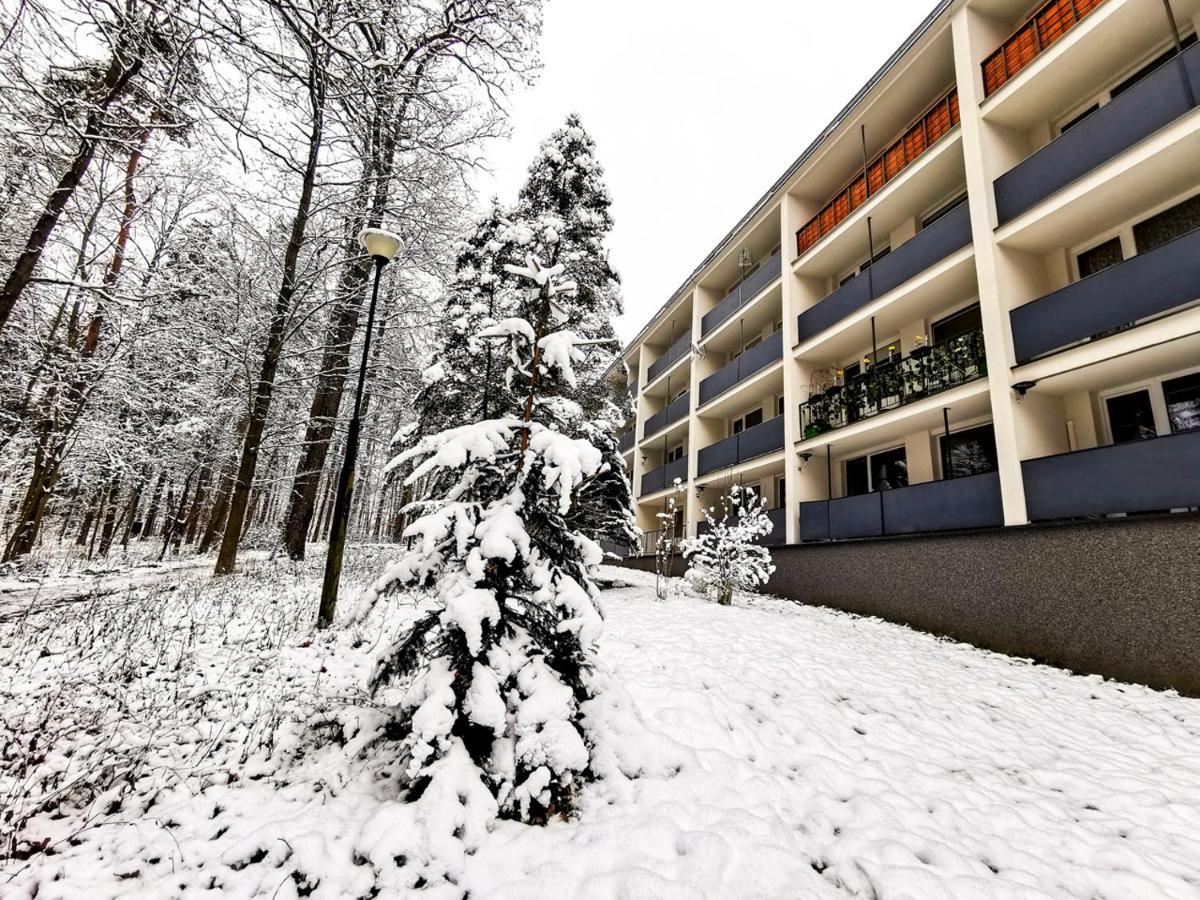 Apartament Z Widokiem Na Park Polanica-Zdrój Kültér fotó