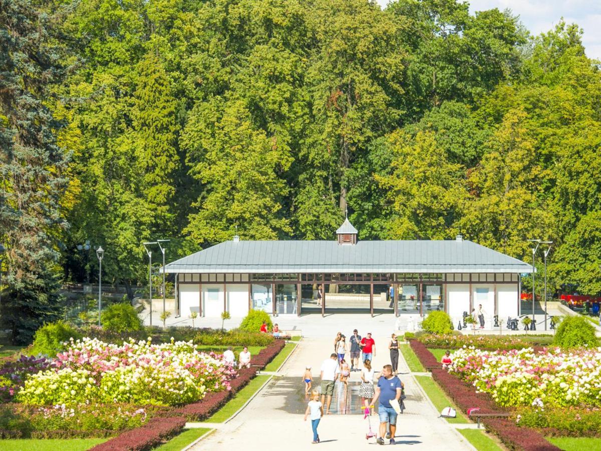 Apartament Z Widokiem Na Park Polanica-Zdrój Kültér fotó